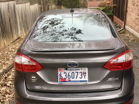 Used 2014 Ford Fiesta SE w/ Equipment Group 201A image 4