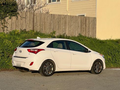 Used 2016 Hyundai Elantra GT w/ Option Group 02 image 6