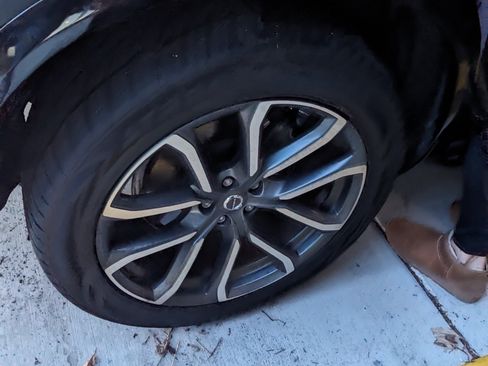 Used 2016 Volvo XC90 T6 Momentum w/ Momentum Plus Package image 19