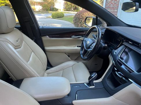 Used 2019 Cadillac XT5 Luxury image 6