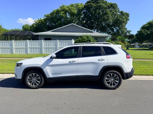 Used 2021 Jeep Cherokee Latitude Lux FWD image 1