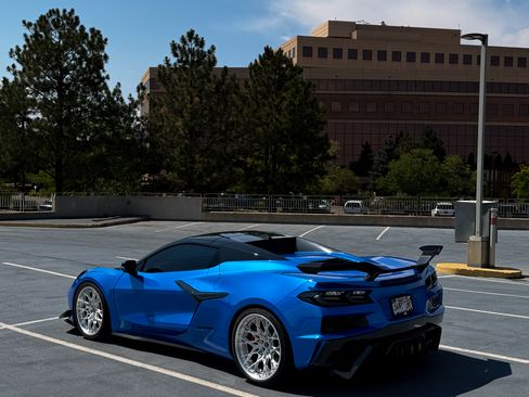 Used 2024 Chevrolet Corvette Z06 w/ Z07 Performance Package RWD image 5