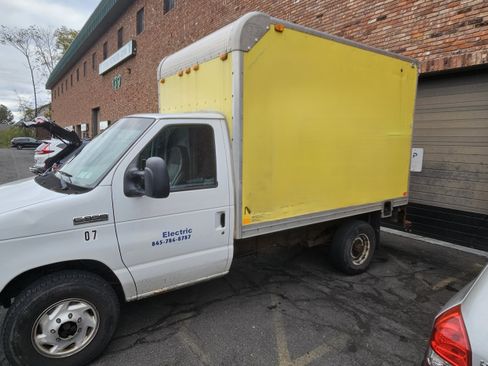 Used 2007 Ford E-350 and Econoline 350 Super Duty image 2