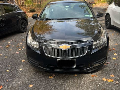 Used 2013 Chevrolet Cruze LT image 2