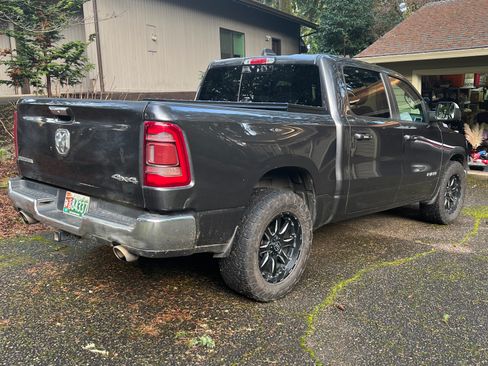 Used 2019 RAM 1500 Big Horn image 4