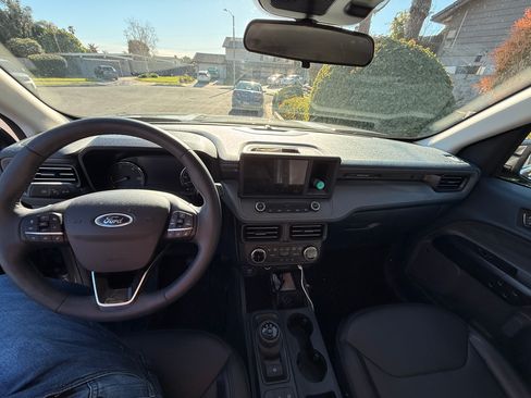 Used 2024 Ford Maverick Lariat image 6