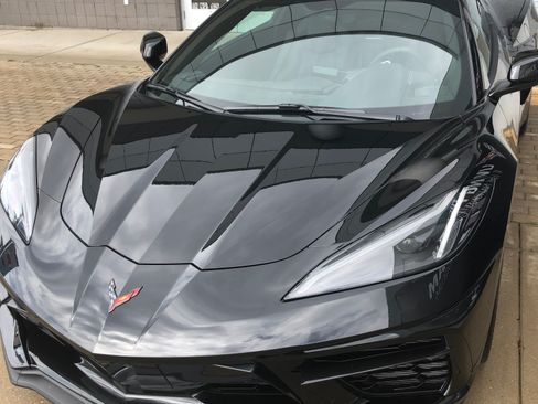 Used 2021 Chevrolet Corvette Stingray Convertible w/ Z51 Performance Package RWD image 12