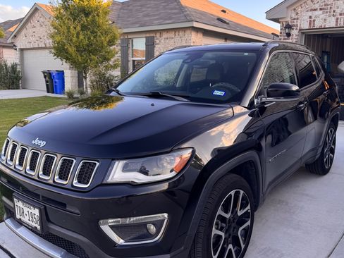 Used 2021 Jeep Compass Limited w/ Elite Exterior Group AWD/4WD image 2