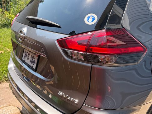 Used 2019 Nissan Rogue SV AWD/4WD image 4
