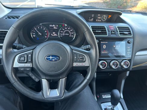 Used 2017 Subaru Outback 3.6R Limited image 17