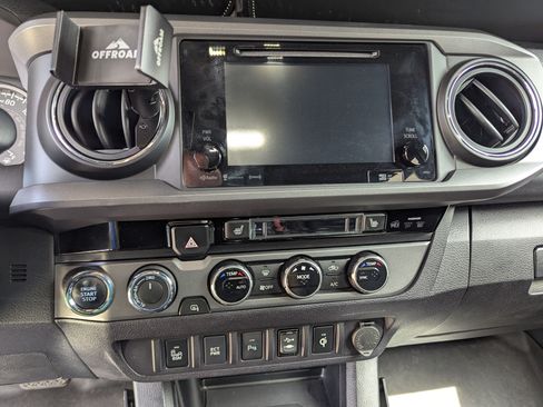 Used 2017 Toyota Tacoma TRD Pro image 13