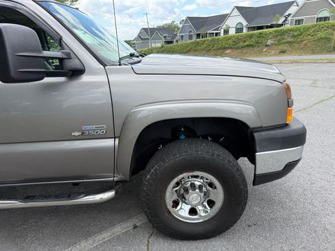 Used 2007 Chevrolet Silverado 3500 LT w/ Heavy-Duty Power Package AWD/4WD image 6