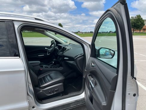 Used 2017 Ford Escape Titanium AWD/4WD image 24