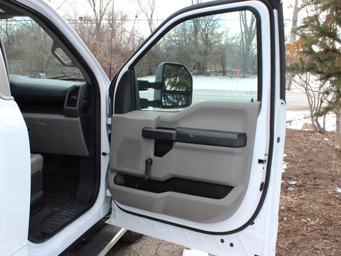 Used 2022 Ford F250 XL image 13