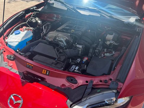 Used 2016 MAZDA MX-5 Miata Grand Touring RWD image 9