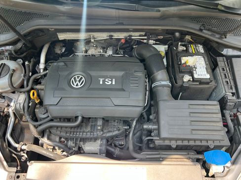 Used 2017 Volkswagen GTI SE FWD image 13