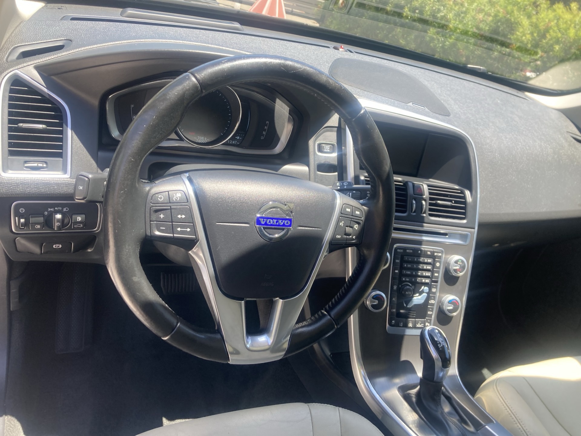 Used 2016 Volvo XC60 T6 Platinum FWD image 10