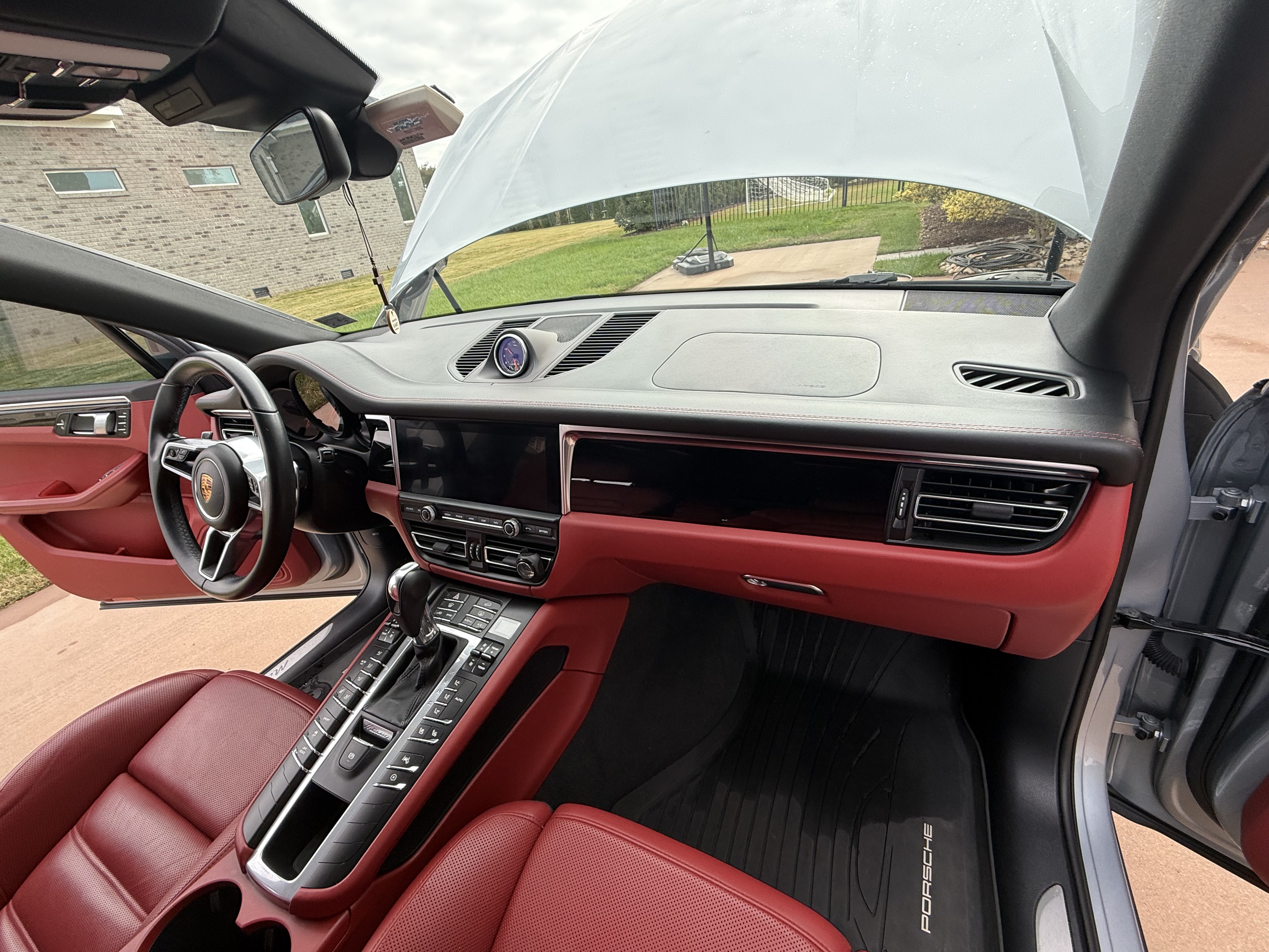 Used 2021 Porsche Macan S AWD/4WD image 14