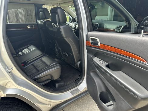 Used 2011 Jeep Grand Cherokee Limited image 15