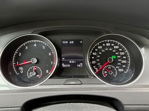 Used 2017 Volkswagen Golf Alltrack S image 8