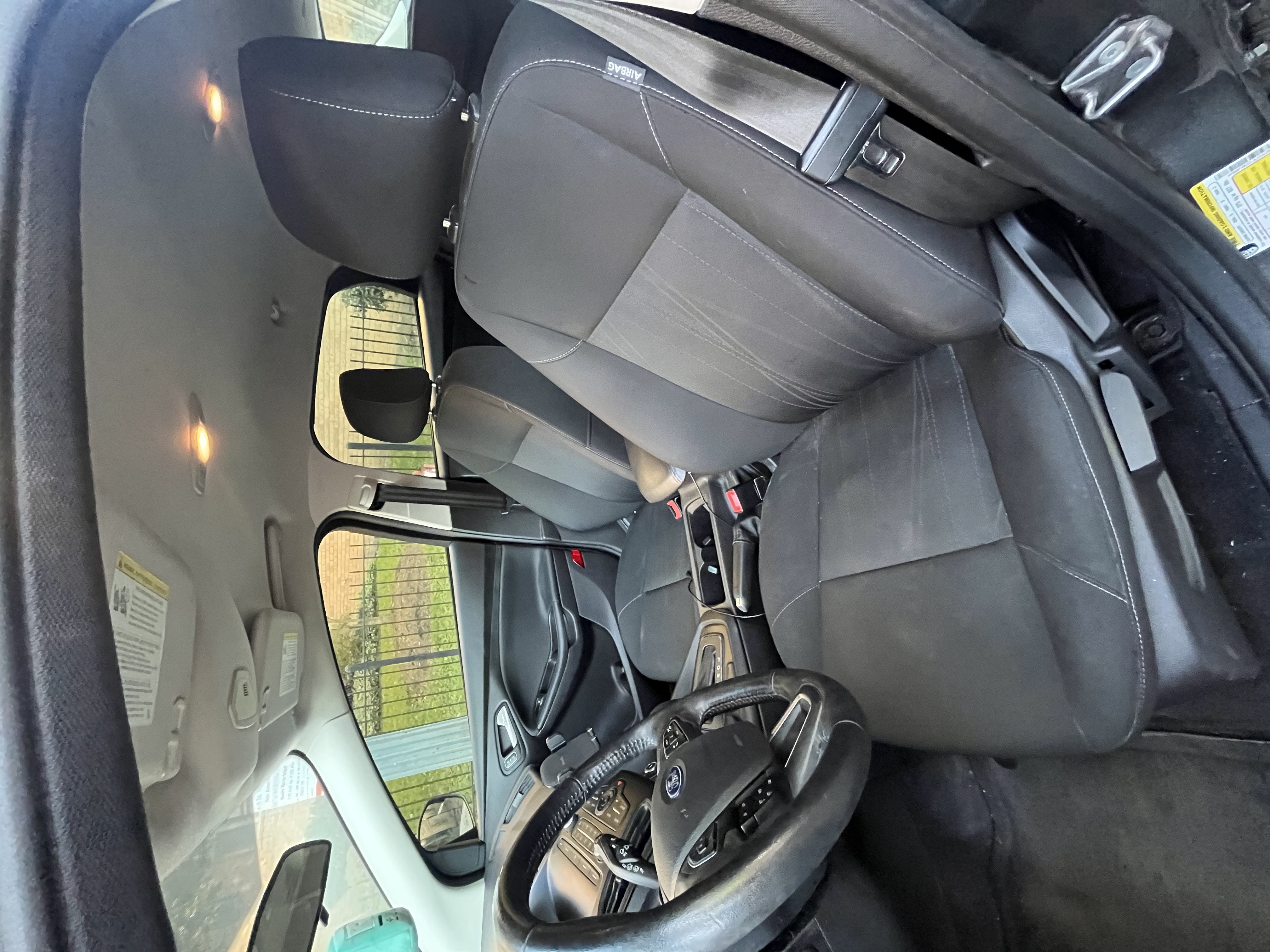 Used 2018 Ford Focus SE w/ Cold Weather Package FWD image 8