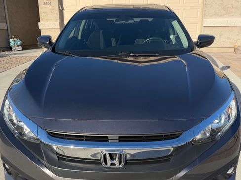 Used 2018 Honda Civic EX-T image 2
