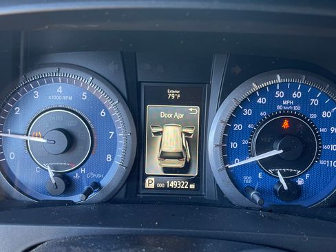 Used 2015 Toyota Sienna Limited image 6