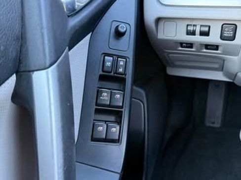 Used 2014 Subaru Forester 2.5i Limited image 10