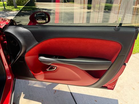 Used 2015 Dodge Challenger SRT Hellcat RWD image 28