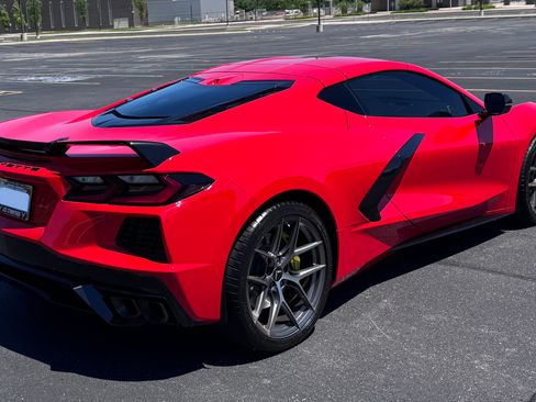 Used 2023 Chevrolet Corvette Stingray Preferred Cpe w/ Z51 Performance Package RWD image 4