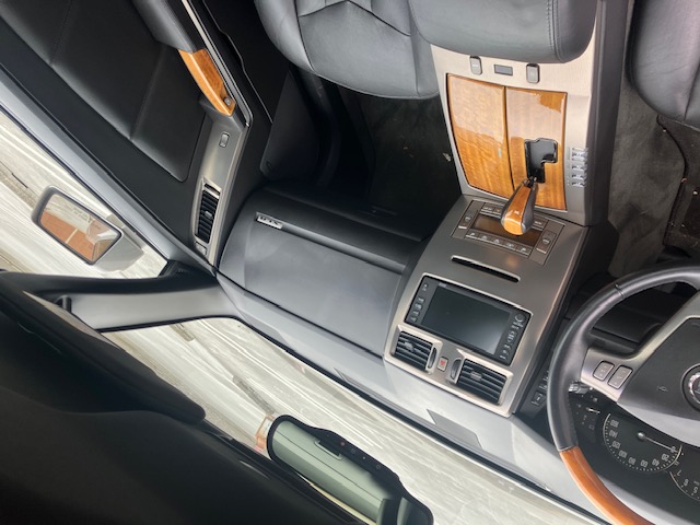 Used 2004 Cadillac XLR RWD image 13