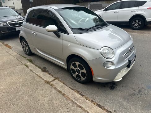 Used 2013 FIAT 500 e image 1