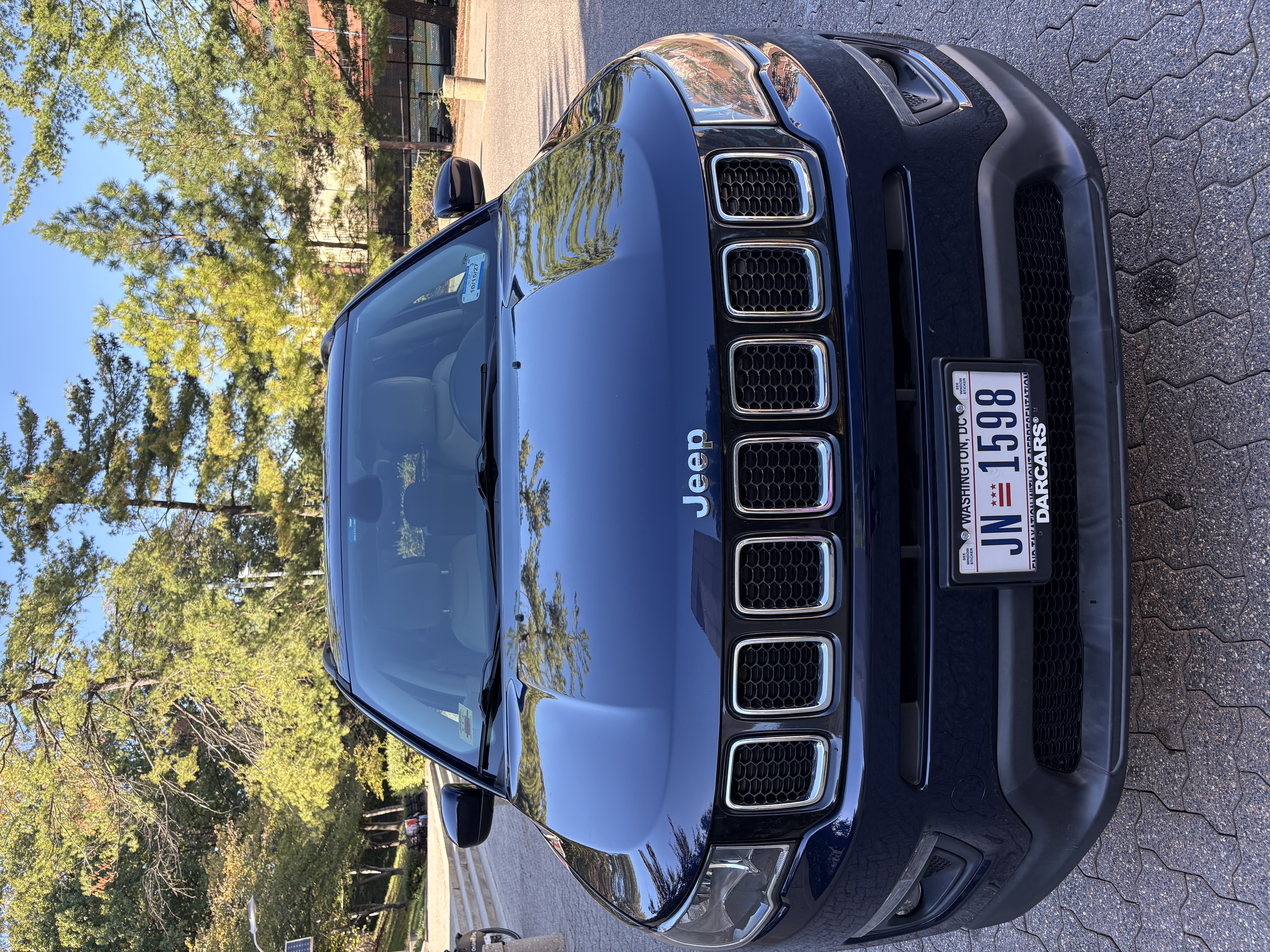 Used 2018 Jeep Compass Latitude w/ Popular Equipment Group AWD/4WD image 1