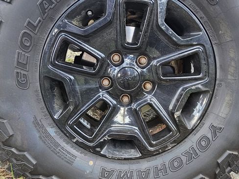 Used 2017 Jeep Wrangler Unlimited Sport image 9