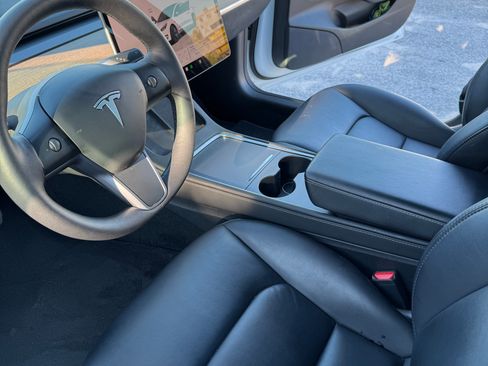 Used 2023 Tesla Model 3 Standard Range image 6