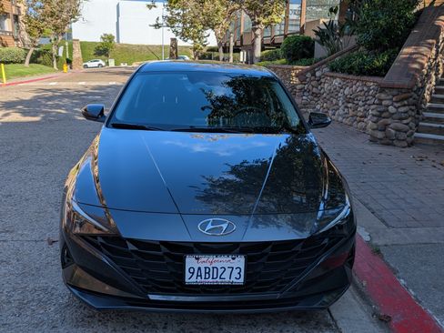 Used 2021 Hyundai Elantra SE image 6