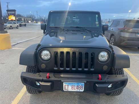 Used 2017 Jeep Wrangler Unlimited Rubicon image 2