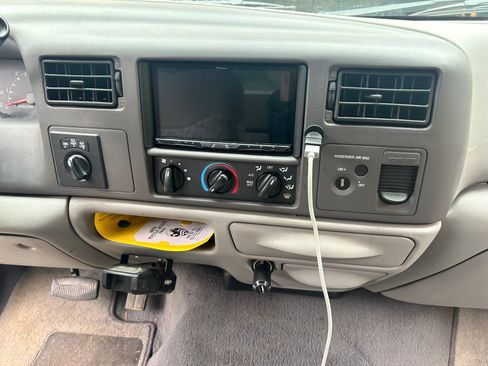 Used 1999 Ford F250 4x4 SuperCab Super Duty image 10