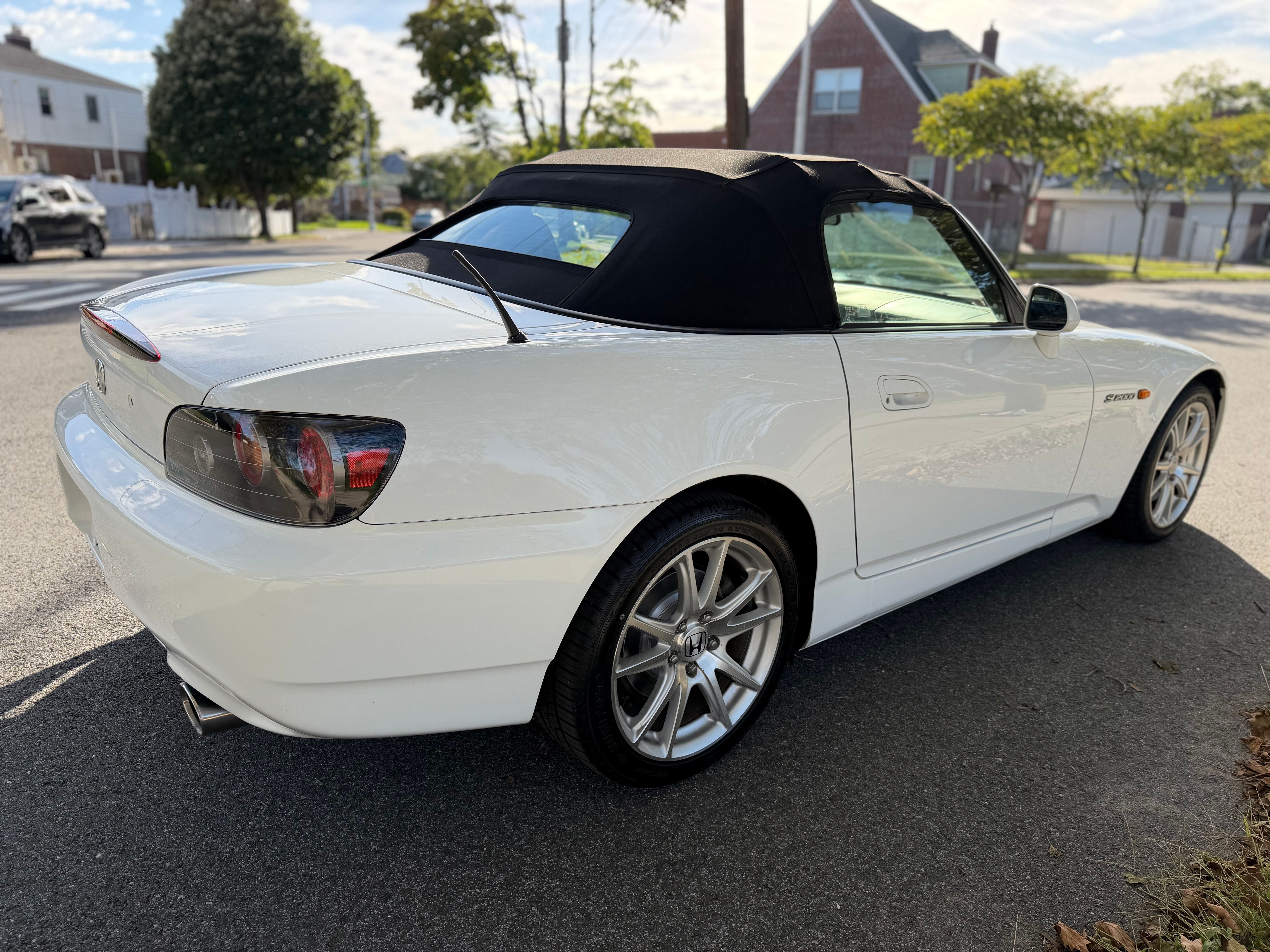 Used 2004 Honda S2000 image 8