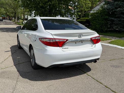 Used 2016 Toyota Camry SE FWD image 8