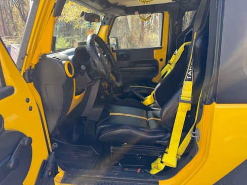 Used 2009 Jeep Wrangler X w/ Black Appearance Group image 2