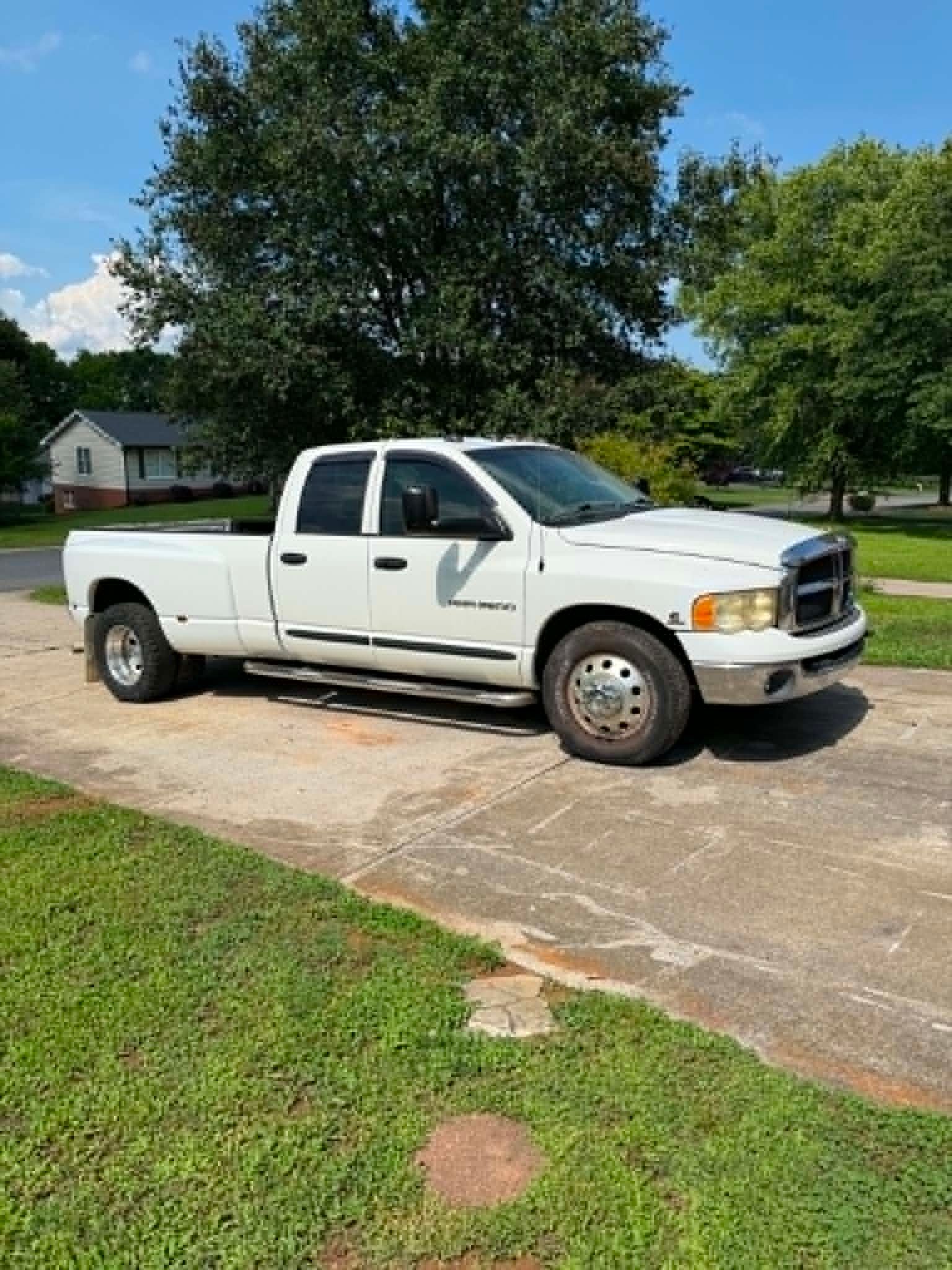 Used 2004 Dodge Ram 3500 Truck SLT w/ Trailer Tow Group RWD image 2