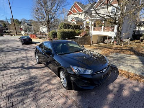 Used 2013 Hyundai Genesis 2.0T image 5