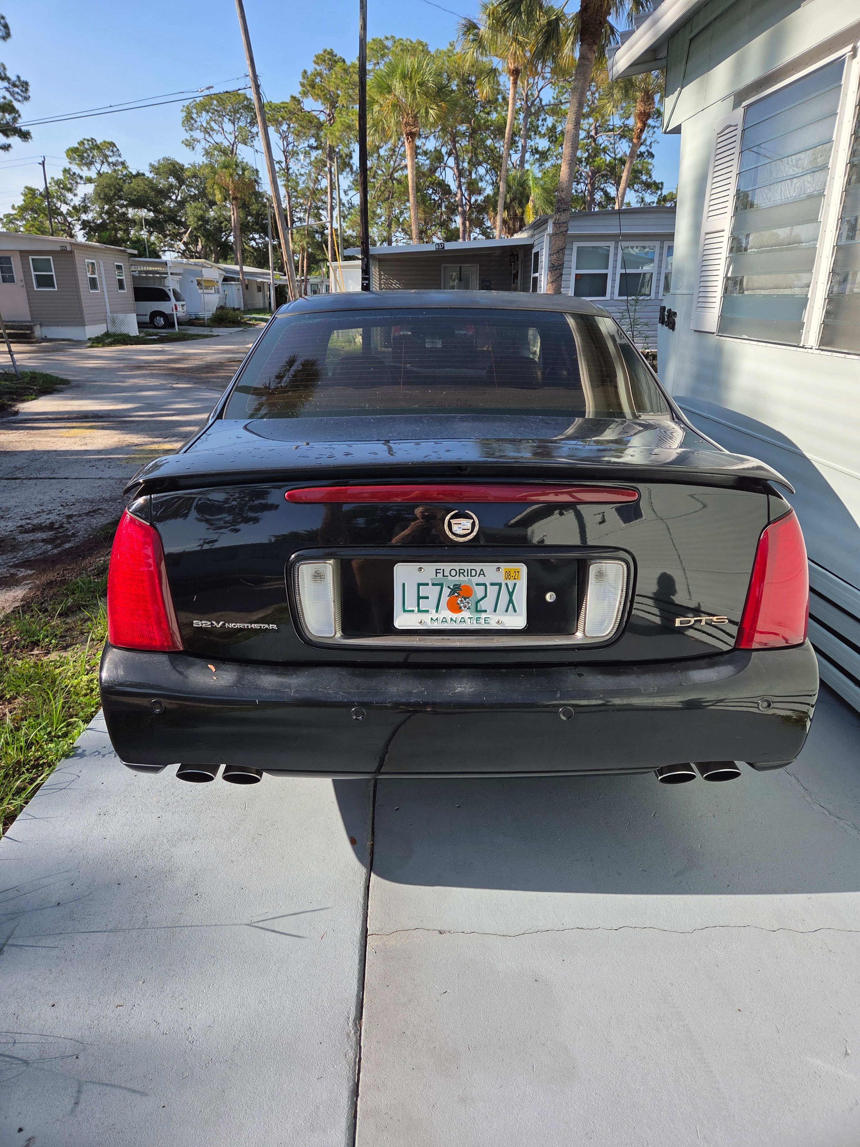 Used 2002 Cadillac De Ville DTS w/ Premium Equipment Pkg FWD image 13