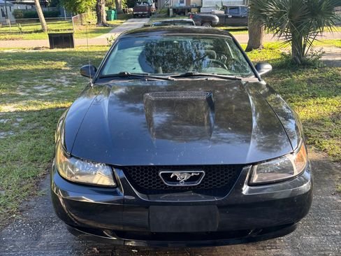 Used 2002 Ford Mustang Coupe image 2