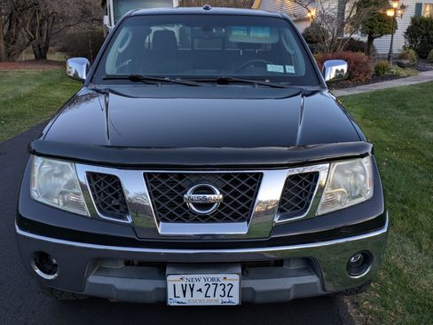 Used 2011 Nissan Frontier SV w/ SV Premium Utility Pkg image 6
