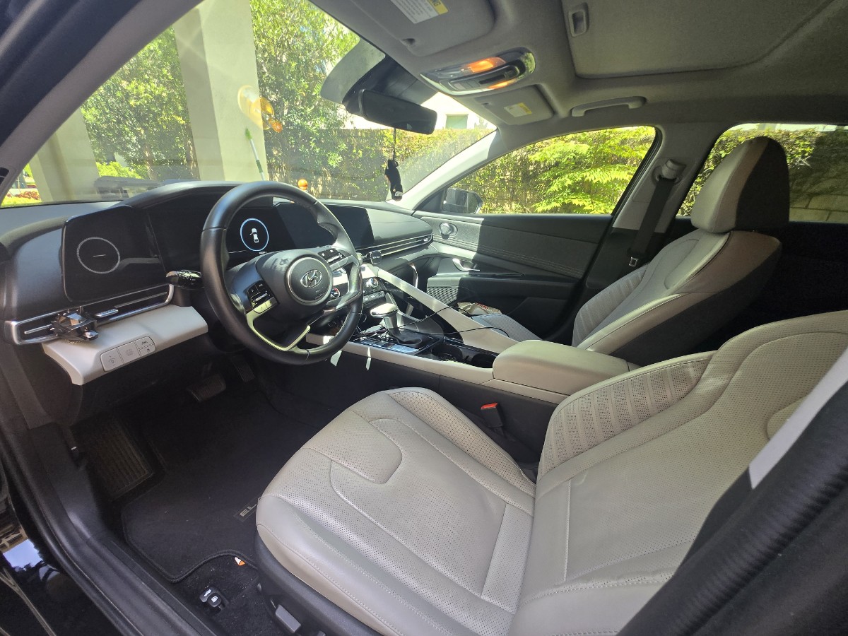 Used 2023 Hyundai Elantra Limited FWD image 8
