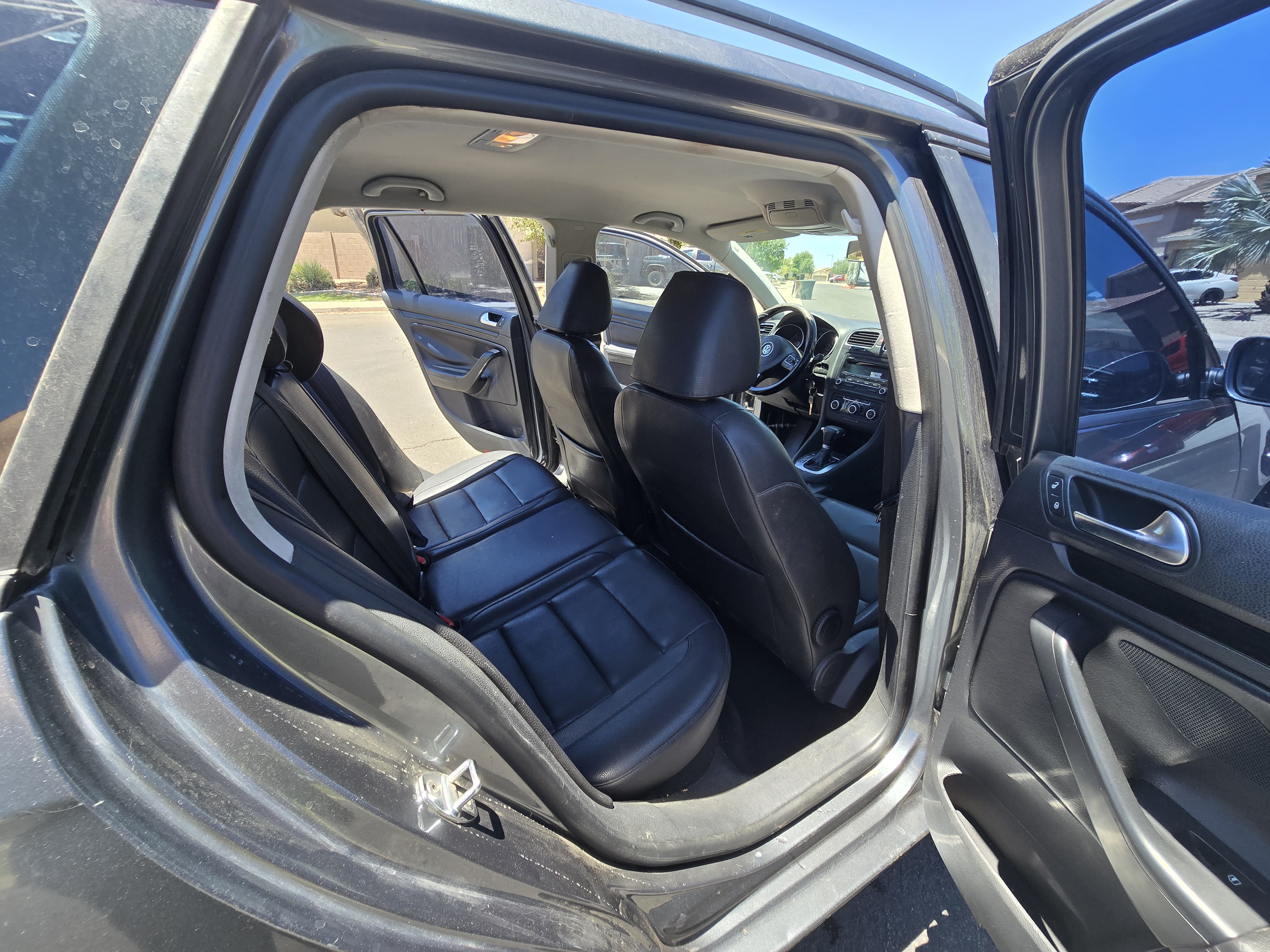 Used 2010 Volkswagen Jetta TDI FWD image 16