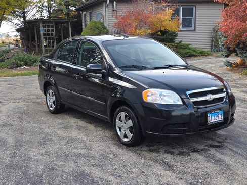 Used 2011 Chevrolet Aveo LT w/ Power and Convenience Package image 2