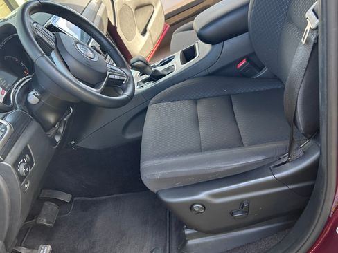 Used 2019 Jeep Grand Cherokee Laredo w/ 18" Wheel & 8.4" Radio Group image 5